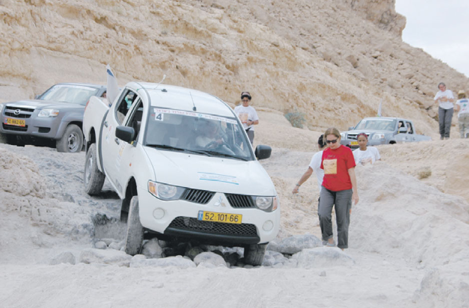 Navigating the terrain. (Photo: Eva Taylor)